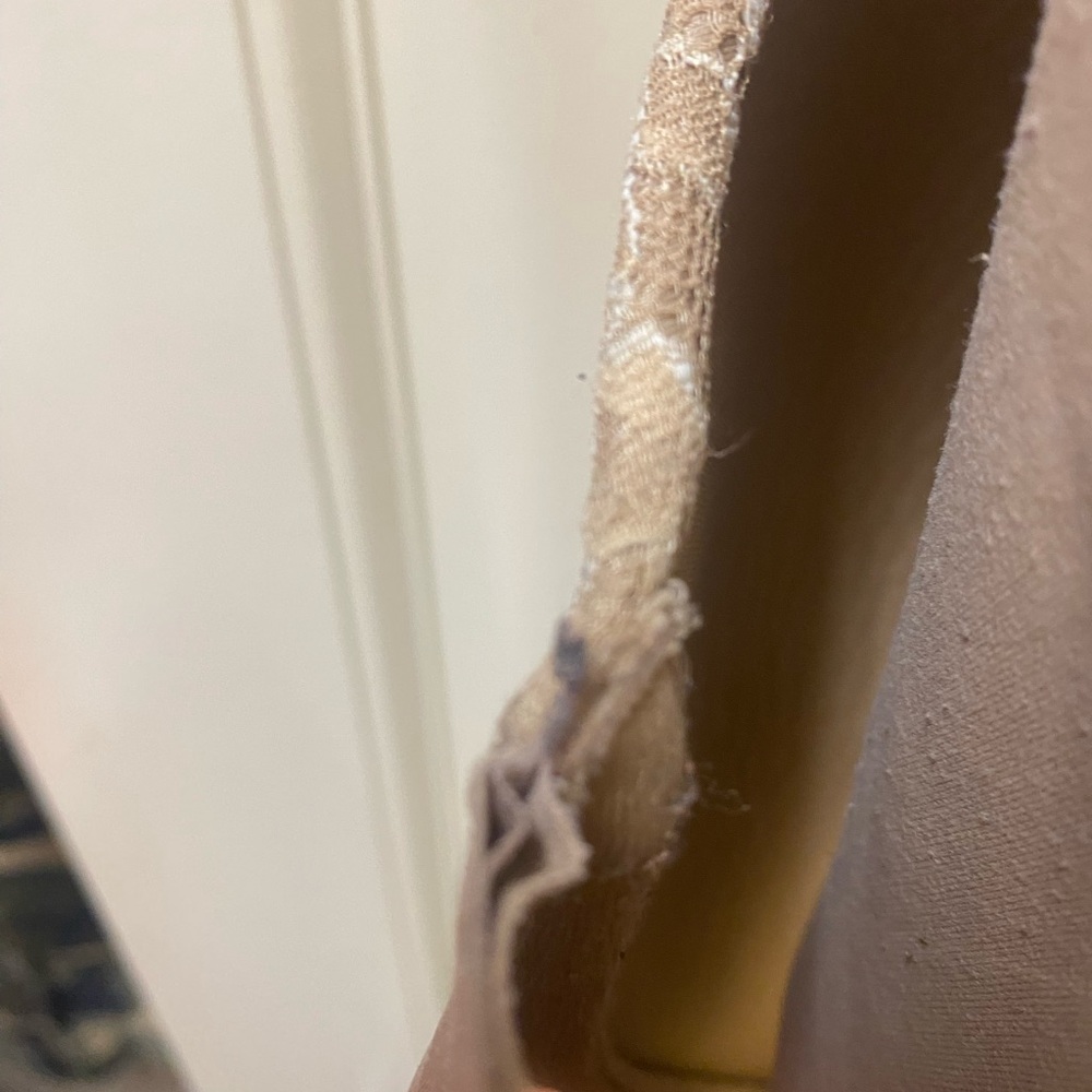Soma Vanishing Back-Size 38D-Underwire - Picture 5 of 8